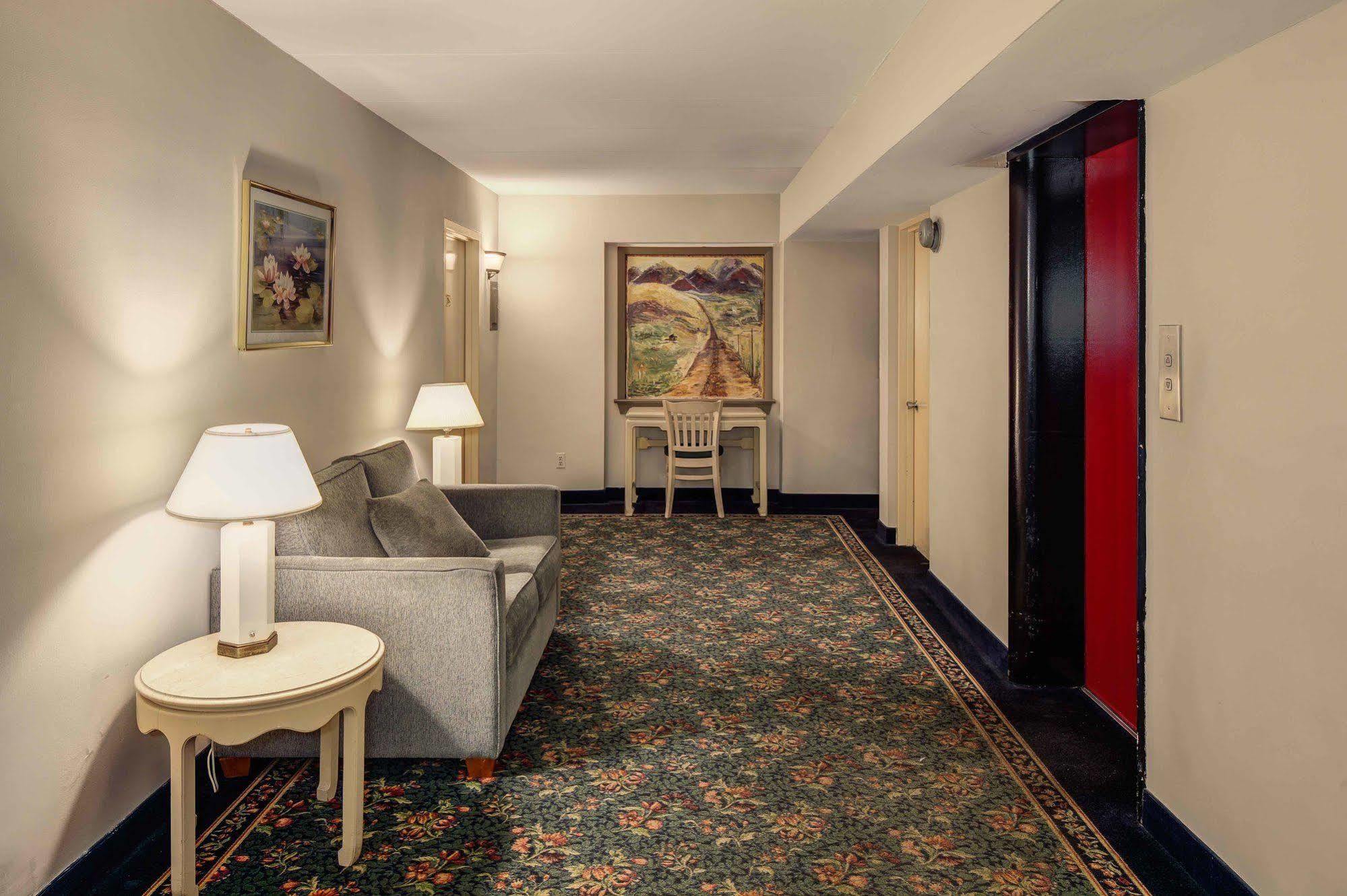 Americana Hotel Arlington Bagian luar foto